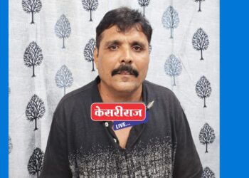 नोकरी टिकविण्यासाठी मागितली १० हजाराची लाच, मुख्याध्यापकावर गुन्हा दाखल