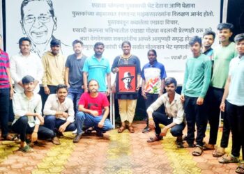 शहिद भगतसिंग यांच्या जयंतीनिमित्त जळगावला चौकात उपक्रम