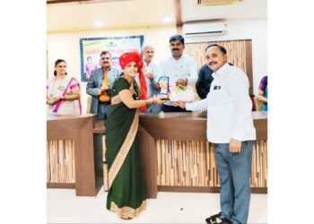 कोकिळा पाटील यांना राज्यस्तरीय नारीरत्न पुरस्कार प्रदान