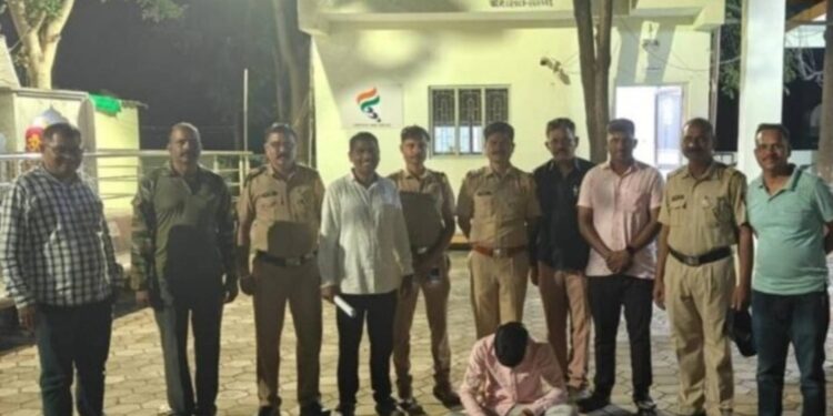 स्त्री अत्याचाराच्या गुन्ह्यातील संशयित तरुणाला रावेर तालुक्यातून अटक