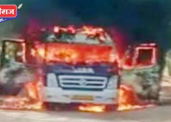 इंजिनकडून लागली अचानक आग, १०८ रुग्णवाहिका पेटून खाक