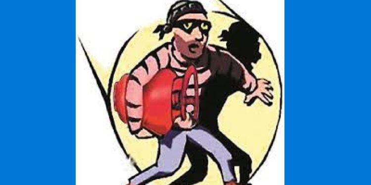 दादावाडी परिसरात सेवानिवृत्त पोलिसाचे घर फोडून सिलेंडर लांबविले