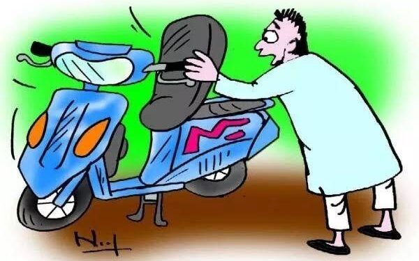 गणपती पाहण्यास आलेल्या तरुणीच्या दुचाकीच्या डिक्कीतून मोबाईलसह पर्स लांबवली