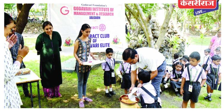 रोटरॅक्ट क्लब ऑफ गोदावरी इलाईट तर्फे हँड वॉशिंग डे जनजागृती