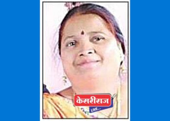 देवीच्या दर्शनासाठी जात असताना दुचाकीवरून पडल्याने महिलेचा मृत्यू, नाशिक जिल्ह्यात घडली घटना