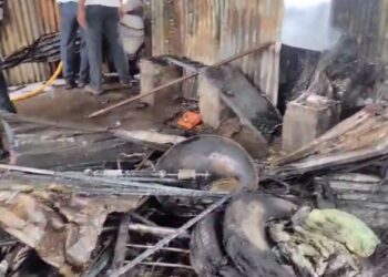 जळगावात दुकानांना भीषण आग : १० लाखांपेक्षा अधिक नुकसान