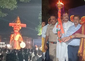 जामनेर येथे रावणाचे ग्रामविकास मंत्री गिरीश महाजन यांच्या हस्ते दहन