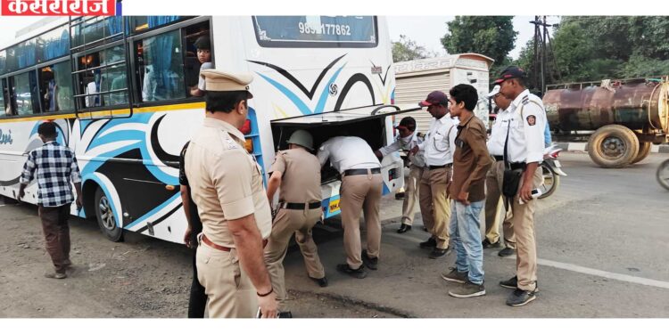जळगाव जिल्ह्यात नाकाबंदीदरम्यान सुमारे २ कोटींची रोकड जप्त
