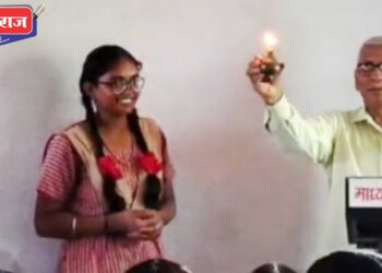 धारशेरी येथील विद्यालयात चमत्कार सादरीकरण उपक्रम