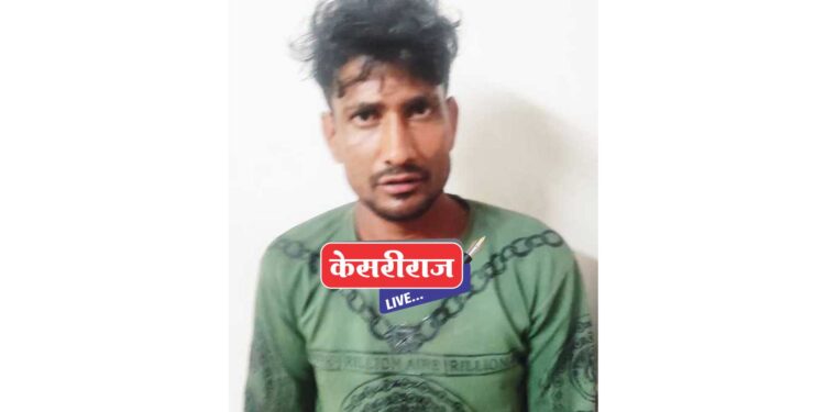 तलवार घेऊन फिरणाऱ्या तरुणाला पोलिसांनी केले जेरबंद