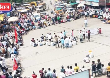 विविध मागण्यांसाठी एकलव्य संघटनेचे दिड तास रास्ता रोको आंदोलन