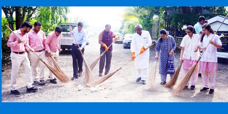 गोदावरी नर्सिंग महाविद्यालयात स्वच्छ भारत अभियान 
