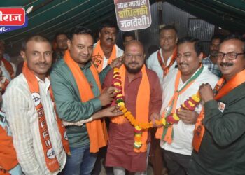 जनतेच्या सेवेसाठी सदैव कटिबद्ध : गुलाबराव पाटील यांचा जनतेशी संवाद