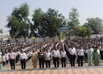 शिरसोलीच्या बारी माध्यमिक विद्यालयात संविधान दिन उत्साहात