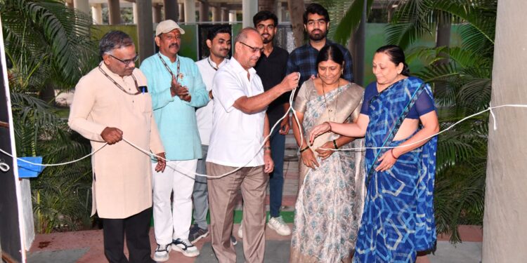 मूल्य शिक्षणासाठी चारित्र्य निर्माण प्रदर्शनी उपयुक्त