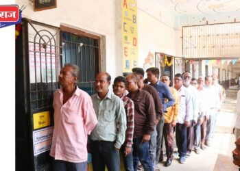 मतदारांचा संमिश्र प्रतिसाद, जळगाव जिल्ह्यात आतापर्यंत ५४.६९ टक्के मतदान