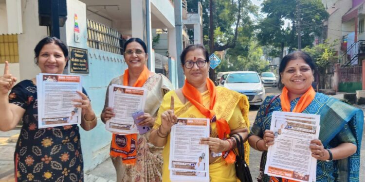 डॉ.अनुज पाटील यांचे कुटुंब प्रचार मैदानात सक्रिय..