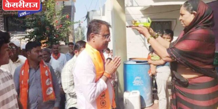 गावागावात लाडक्या बहिणींनी केले औक्षण, वचनाला खरा उतरणारा नेता