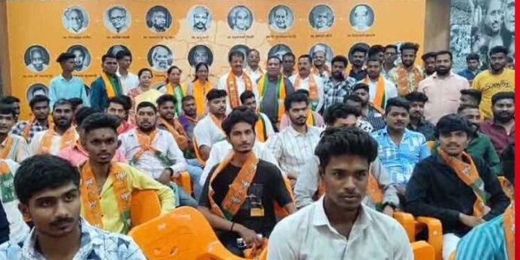 भाजप नेतृत्वावर विश्वास ठेवत प्रवेशित छत्रपती ग्रुपच्या पदाधिकाऱ्यांचे भाजपात स्वागत