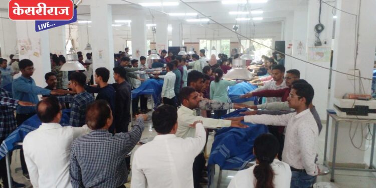 डॉ. उल्हास पाटील वैद्यकीय महाविद्यालयातील 200 विद्यार्थ्यांनी घेतली शपथ