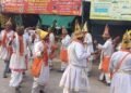 वासुदेव आला रे, वासुदेव आला !गुलाबभाऊंच्या साथीनं धनुष्यबाण आला !”