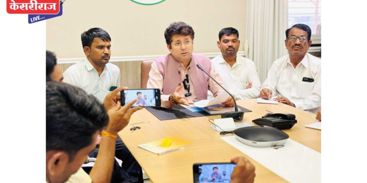 माजी खासदारांनी विकास कामे केलीच नाही