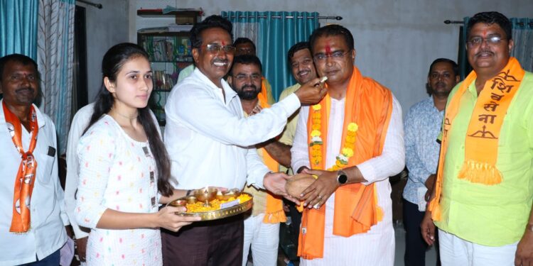 “आम्ही तुमच्या पाठीशी खंबीरपणे उभे’ : महायुतीचे अमोल पाटलांना दिला मतदारांनी विश्वास !