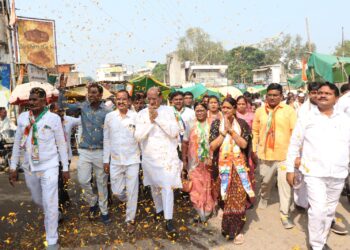  पाठपुरावा करून प्रश्न सोडवण्याची रोहिणी खडसे यांच्यात धमक