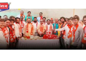 धरणगावात शेकडो कार्यकर्त्यांनी केला शिवसेनेत प्रवेश