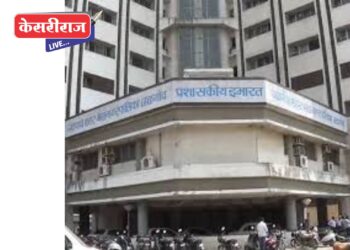 पुढील ७ दिवसात शहरातील दुकानाच्या पाट्या मराठीत लावा