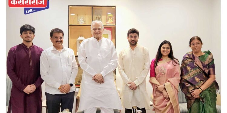 आ. राजूमामा भोळे यांनी सहकुटुंब घेतली माजी मंत्री सुरेशदादांची भेट