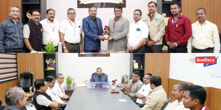 सहा.संचालक डॉ विवेकानंद गिरी यांची डॉ.उल्हास पाटील वैद्यकिय महाविद्यालय व रूग्णालयास भेट