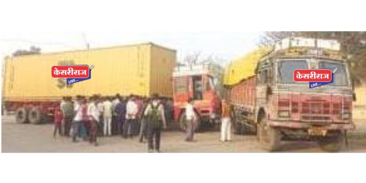 पाथरी येथे उभ्या ट्रकला कंटेनरची धडक; एक जखमी