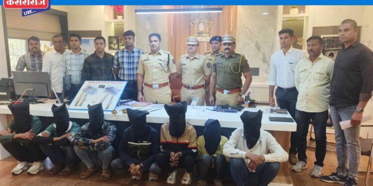 घातक शस्त्रास्त्रांसह ७ जणांना शिताफीने अटक, बंदुका, तलवारी, चॉपरचा समावेश