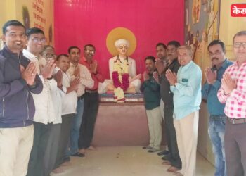 संताजी जगनाडे महाराज यांना समाज बांधवांतर्फे अभिवादन