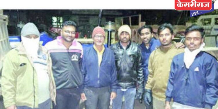 गिरणा नदीपात्रात एकाच रात्री वाळूचे ७ ट्रॅक्टर जप्त