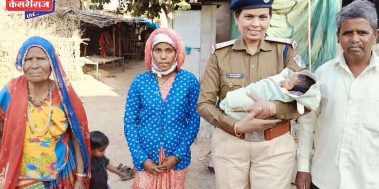 धावत्या रेल्वेत प्रसूतीकळा, महिला उपनिरीक्षकासह आरपीएफच्या पथकाने वाचवले