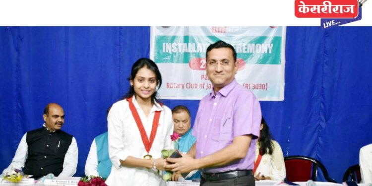 रोटरॅक्ट क्लब ऑफ डॉ. वर्षा पाटील वुमन्स कॉलेज इलाईटचा पदग्रहण सोहळा