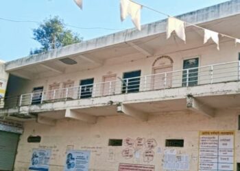 बनावट कागदपत्रांद्वारे मिळविले सरपंचपद, शिरसोलीच्या उषा पवार अपात्र !