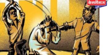 लोखंडी  फावड्याने मारहाण केल्याने तरुण गंभीर जखमी