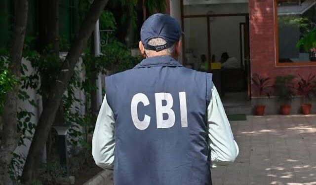 सीबीआयकडून तक्रारदार नीलेश भोईटे यांची साडेतीन तास चौकशी पूर्ण, आज चाळीसगाव गुन्ह्यातील फिर्यादीची चौकशी