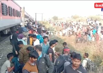 पुष्पक एक्सप्रेस मधून आगीच्या अफवेने प्रवाशांच्या उड्या  