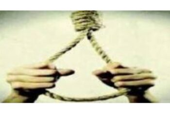 प्रौढाची नैराश्यातून गळफास लावून घेत आत्महत्या