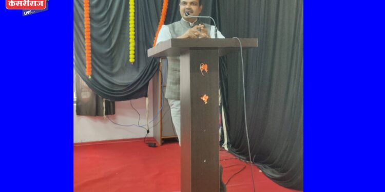 गोदावरी अभियांत्रिकी महाविद्यालयात युवक दिन व राजमाता जिजाऊ यांची जयंती साजरी