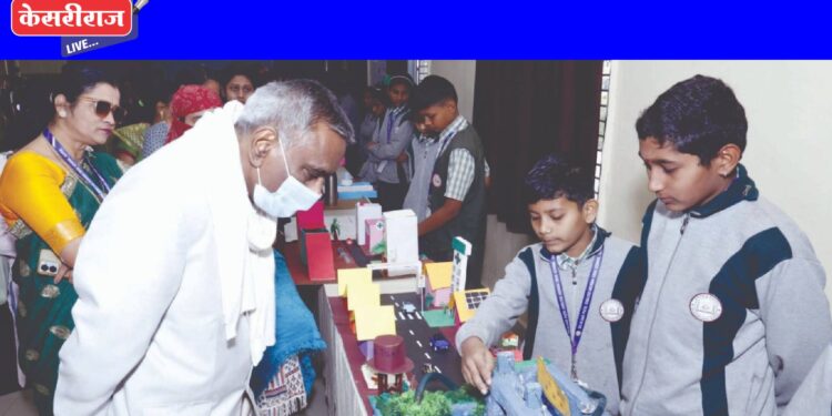 लहानग्यांच्या कल्पनेतून साकारले वैज्ञानिक प्रदर्शन