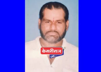 तरुणाची छताला गळफास लावून घेत आत्महत्या