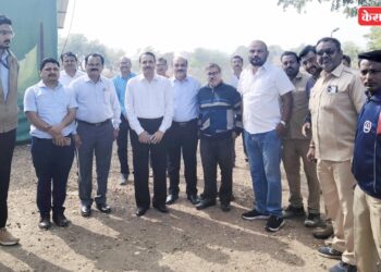 महावितरणच्या वावडदा उपकेंद्र येथे संयुक्त व्यवस्थापकीय संचालकांची भेट