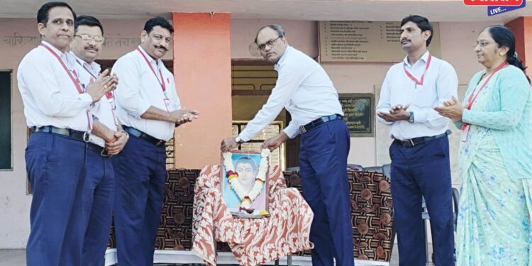 शिरसोलीच्या बारी समाज विद्यालयात बालिका दिन उत्साहात साजरा