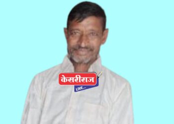 दुर्दैव : वाळूचोरांनी केलेल्या खड्ड्यामुळे पतीचा पत्नीसमोरच बुडून मृत्यू !