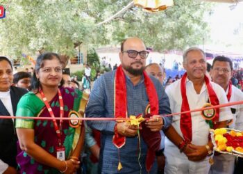 जिल्हा परिषद शिक्षकांनी ड्रेस कोडचा वापर करण्याची गरज : मंत्री गुलाबराव पाटील